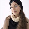 Dámska zimná čelenka z rebrovaného úpletu